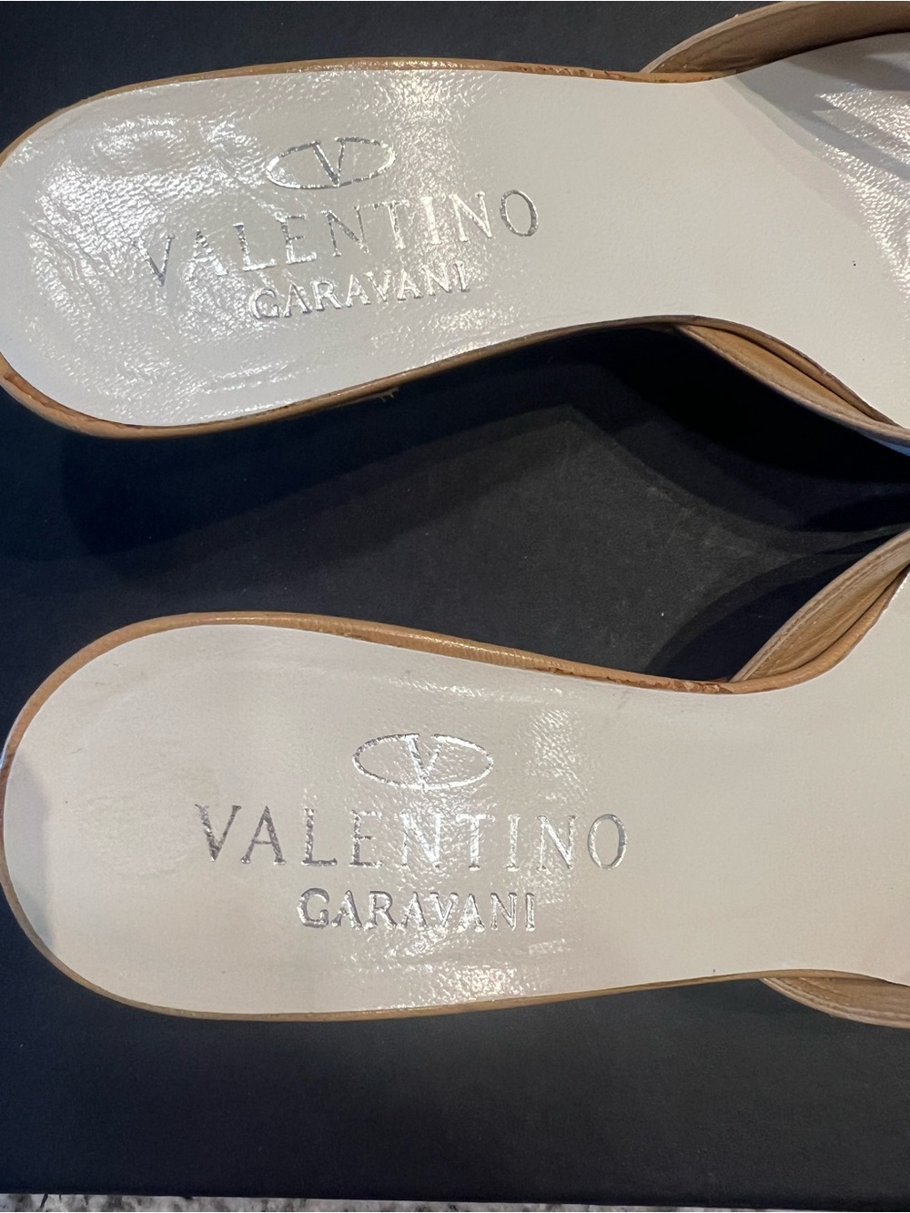 Valentino Garavani Vintage White and Tan Pointed-Toe Slip-On Kitten Heel Mules 8 - Picture 8 of 9